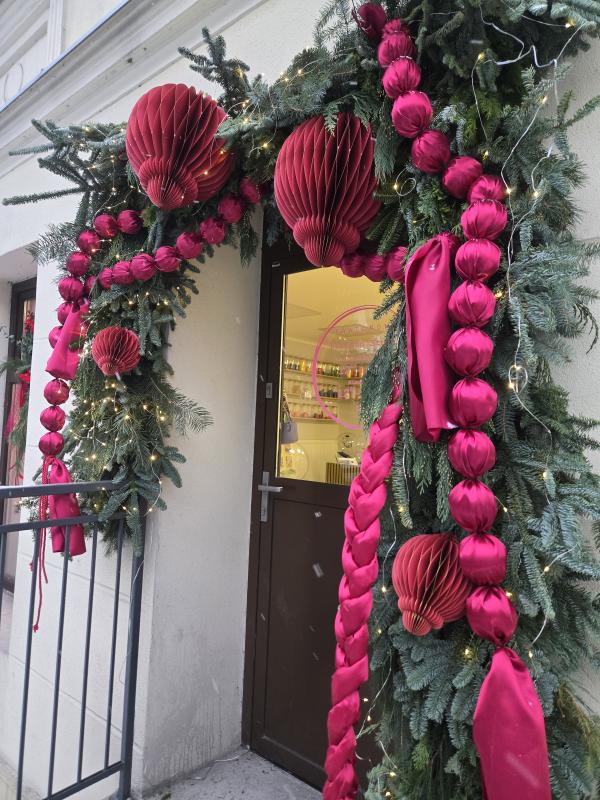 10000973276292772a1125105857